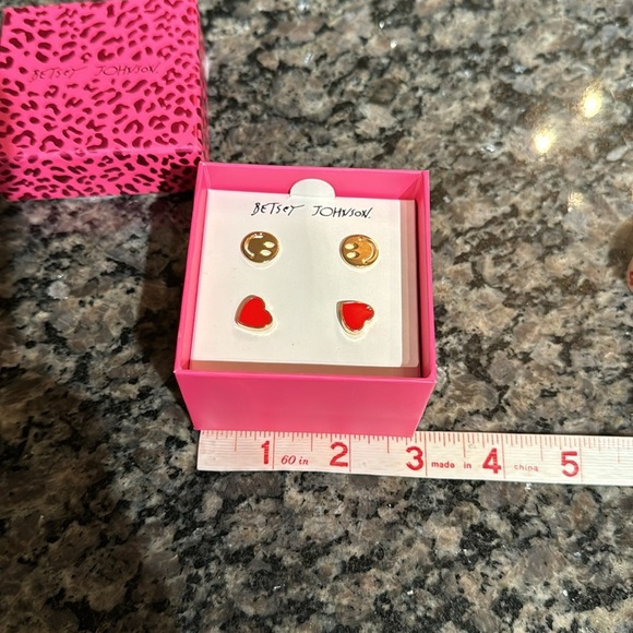 Betsy Johnson earning set NIB - Picture 4 of 4